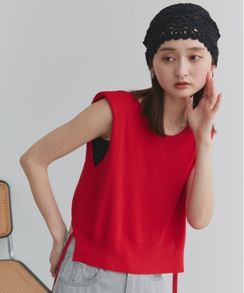 ad thie(アドティエ)の「ショート丈 リボン ノースリーブニット(ニット/セーター・レディース・ダークブラウン/オフホワイト/アイボリー/ブラック/ベージュ/レッド・FREE)」の13枚目の写真
