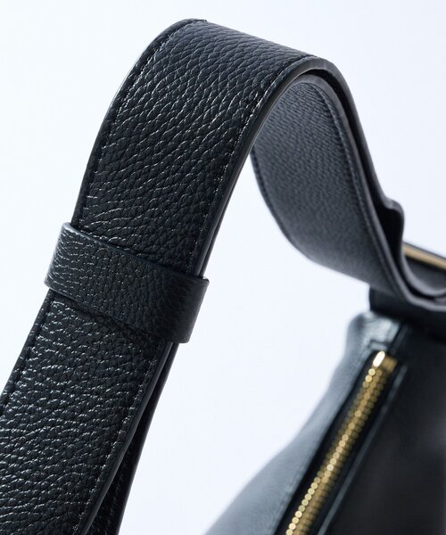 RIVE DROITE(リヴドロワ)の「【軽量◎】カーブレザーショルダーバッグ(ショルダーバッグ・レディース・サンドベージュ/ブラック・FREE)」の12枚目の写真