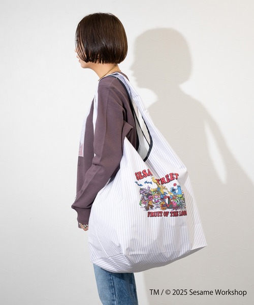 FRUIT OF THE LOOM（フルーツオブザルーム）の「SESAME STREET×FTL Lサイズエコバッグ / セサミグラフィック / コンパクト（エコバッグ/サブバッグ・メンズ・パープル/ライトグレー/アイボリー・FREE）」の4枚目の写真
