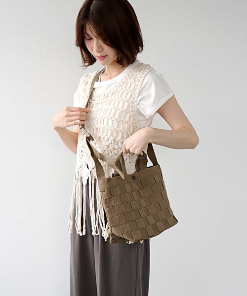 MAISON CANVVAS（メゾンキャンバス）の「PETA TOTE (M)【MAISON CANVVAS/メゾン キャンバス】（トートバッグ・レディース・カーキ・フリー）」の2枚目の写真