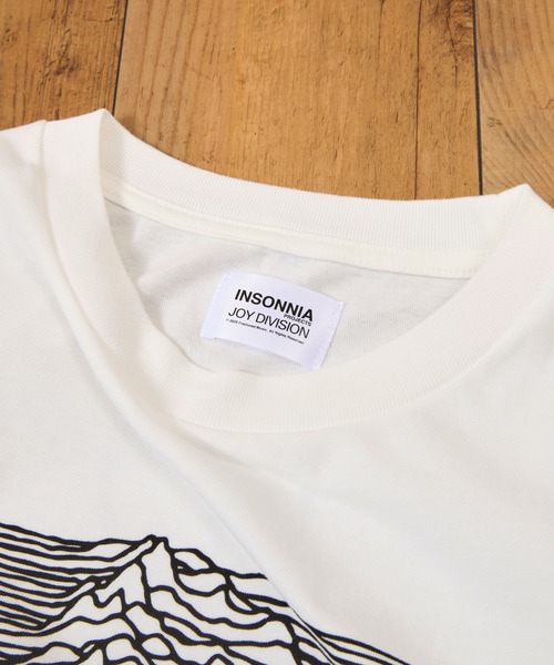 Insonnia PROJECTS（インソニアプロジェクト）の「Insonnia Projects インソニアプロジェクツ / Joy Division UNKNOWN PLEASURES TEE ジョイディヴィジョン アンノウンプレジャーズグラフィックプリントTシャツ バンドTシャツ / IP-JD-008（Tシャツ/カットソー・メンズ・ホワイト/ブラック・3/2/1/0）」の13枚目の写真