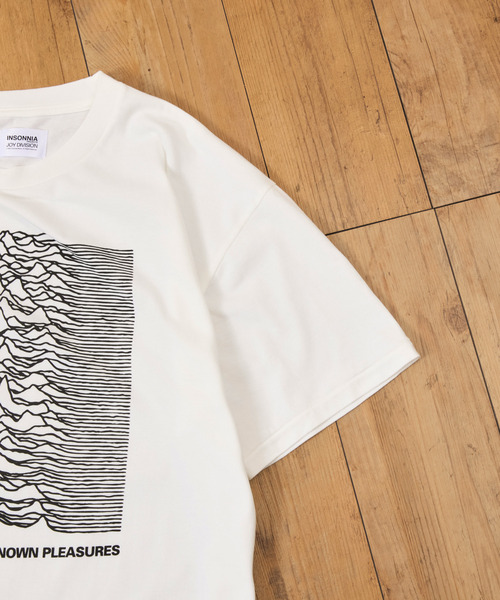 Insonnia PROJECTS（インソニアプロジェクト）の「Insonnia Projects インソニアプロジェクツ / Joy Division UNKNOWN PLEASURES TEE ジョイディヴィジョン アンノウンプレジャーズグラフィックプリントTシャツ バンドTシャツ / IP-JD-008（Tシャツ/カットソー・メンズ・ホワイト/ブラック・3/2/1/0）」の11枚目の写真