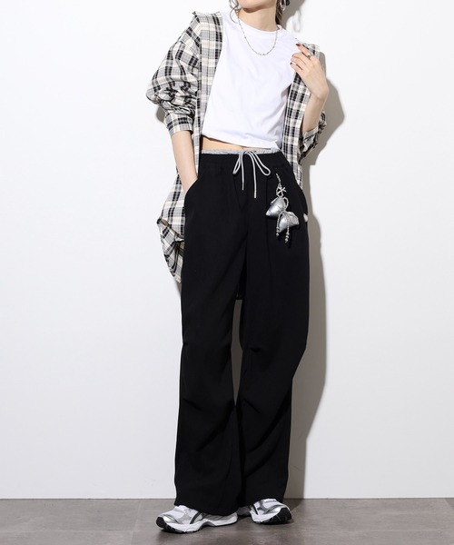 .WORKS(ドットワークス)の「.works チャーム付パラシュートパンツ(その他パンツ・レディース・シルバー×ブラック/ブラック/ダークグレー/カーキ・M)」の17枚目の写真