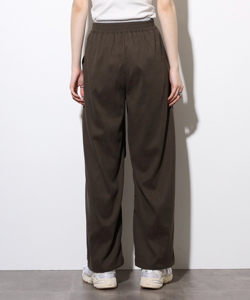 .WORKS(ドットワークス)の「.works チャーム付パラシュートパンツ(その他パンツ・レディース・シルバー×ブラック/ブラック/ダークグレー/カーキ・M)」の14枚目の写真