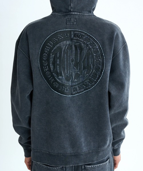 DC SHOES(ディーシーシューズ)の「25 HIDDEN PH /DCセットアップ対応バックロゴ刺繍プルオーバーパーカー・フーディー(スウェット・メンズ・アンティークシルバー/ブラック系その他/ブラック×ブラック/グレイッシュベージュ・MEDIUM/X-LARGE/LARGE)」の6枚目の写真
