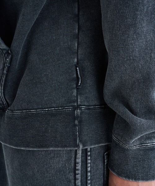 DC SHOES(ディーシーシューズ)の「25 HIDDEN PH /DCセットアップ対応バックロゴ刺繍プルオーバーパーカー・フーディー(スウェット・メンズ・アンティークシルバー/ブラック系その他/ブラック×ブラック/グレイッシュベージュ・MEDIUM/X-LARGE/LARGE)」の10枚目の写真
