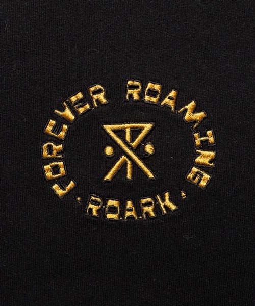 ROARK REVIVAL（ロアークリバイバル）の「ROARK REVIVAL/ロアークリバイバル "F.ROAMING"P/O HOOD SWEAT リラックスシルエット グラフィックデザイン フーディー（パーカー・メンズ・ブラック・L/XL/M）」の2枚目の写真