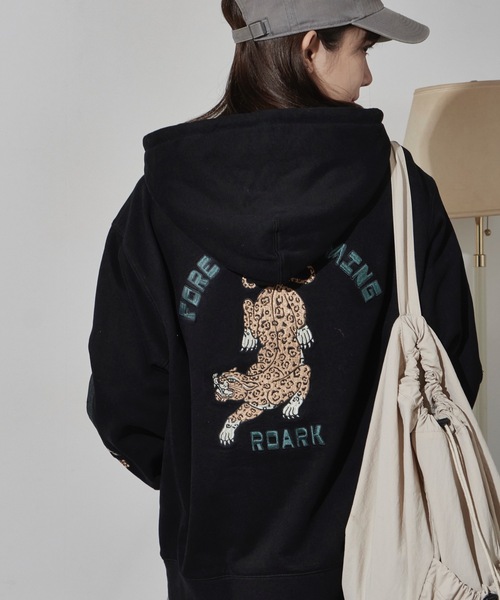 ROARK REVIVAL（ロアークリバイバル）の「ROARK REVIVAL/ロアークリバイバル "F.ROAMING"P/O HOOD SWEAT リラックスシルエット グラフィックデザイン フーディー（パーカー・メンズ・ブラック・L/XL/M）」の10枚目の写真