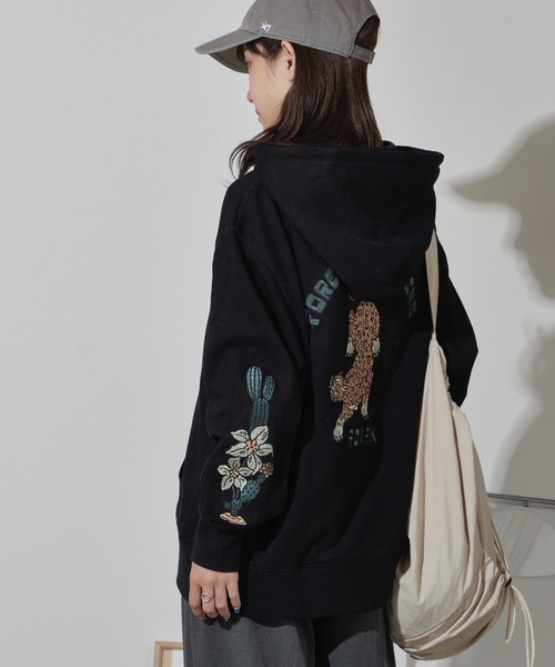 ROARK REVIVAL（ロアークリバイバル）の「ROARK REVIVAL/ロアークリバイバル "F.ROAMING"P/O HOOD SWEAT リラックスシルエット グラフィックデザイン フーディー（パーカー・メンズ・ブラック・L/XL/M）」の11枚目の写真