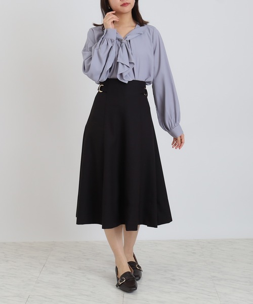 ASTORIA ODIER（アストリアオディール）の「スカーフ風ボウタイブラウス（シャツ/ブラウス・レディース・グレイッシュブルー/アイボリー/ホワイト×ブラック/ブルーグリーン・MEDIUM/LARGE）」の22枚目の写真