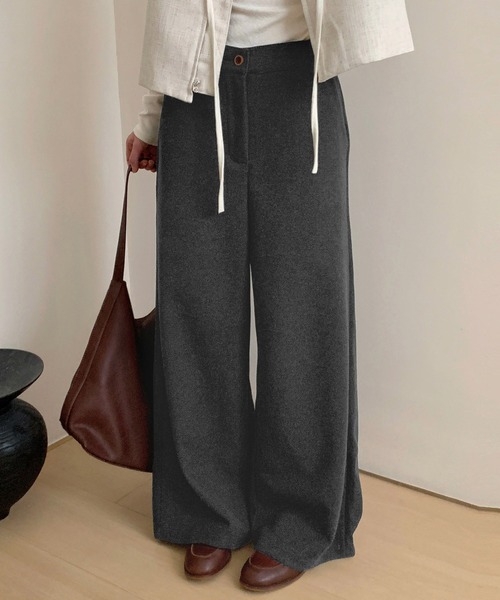 DAY CLOSET(デイ クローゼット)の「【起毛ツイル生地/タックインしやすい/ウエスト裏ゴム】ナチュラル木目調ボタンストレートワイドパンツ(その他パンツ・レディース・ダークブラウン/ダークグレー/ブラック・M/L/S)」の6枚目の写真