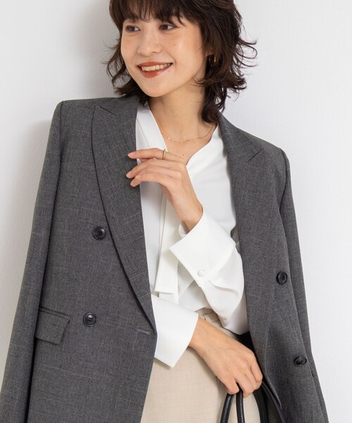 NOLLEY’S Sophi(ノーリーズソフィ)の「ウォッシャブルストレッチバックサテンボウタイブラウス(シャツ/ブラウス・レディース・オフホワイト/グレイッシュブルー・36/38)」の21枚目の写真