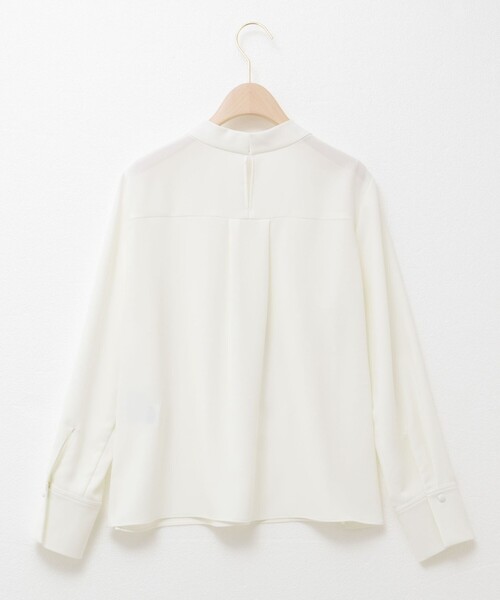 NOLLEY’S Sophi(ノーリーズソフィ)の「ウォッシャブルストレッチバックサテンボウタイブラウス(シャツ/ブラウス・レディース・オフホワイト/グレイッシュブルー・36/38)」の10枚目の写真