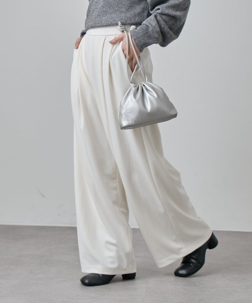 Lui's（ルイス）の「ポンチ2タックワイドパンツ（スラックス・レディース・ブラック/オフホワイト/グレー・36/38）」の11枚目の写真