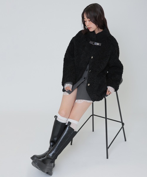 SUWDEE(スーディー)の「stand collar boa belt short coat(その他アウター・レディース・チャコールグレー/ブラック・FREE)」の4枚目の写真