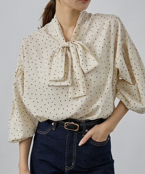 abahouse mavie（アバハウスマヴィ）の「ボウタイ2WAYブラウス（シャツ/ブラウス・レディース・ブラック/アイボリー/ホワイト・フリー）」の2枚目の写真