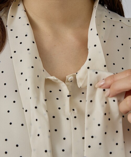 abahouse mavie（アバハウスマヴィ）の「ボウタイ2WAYブラウス（シャツ/ブラウス・レディース・ブラック/アイボリー/ホワイト・フリー）」の21枚目の写真