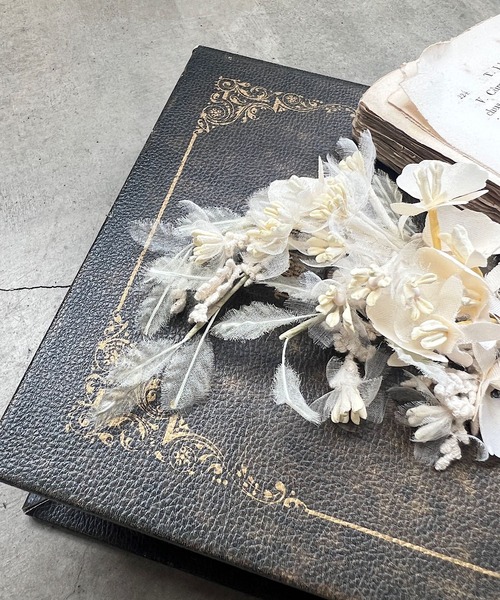 m.soeur（エムスール）の「オンシジウムのコサージュ（ブローチ/コサージュ・レディース・ホワイト/ブラック・FREE）」の9枚目の写真