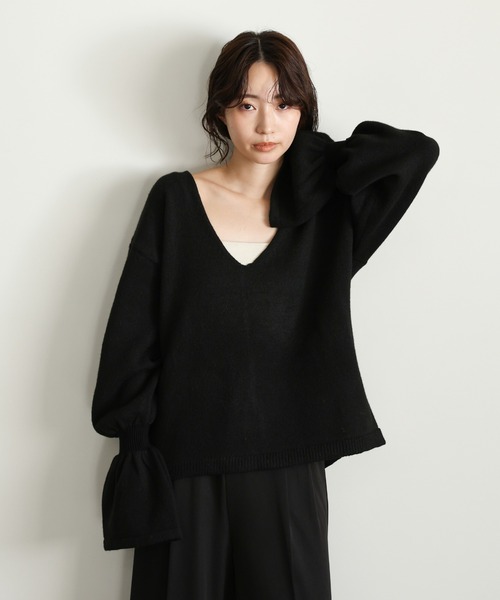 select MOCA Et(セレクトモカエト)の「【Et】Deep V-Neck Wool Mix Knit(ニット/セーター・レディース・ベージュ/グレー/ブラック・FREE)」の2枚目の写真