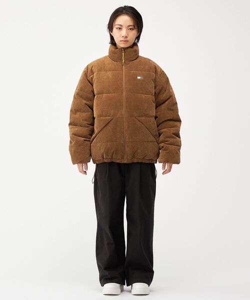 tommy jeans（トミー ジーンズ）の「コーデュロイパッファーエクストリームジャケット（ダウンジャケット/コート・メンズ・グリーン/ブラウン系その他・MEDIUM/SMALL/LARGE/X-LARGE）」の12枚目の写真