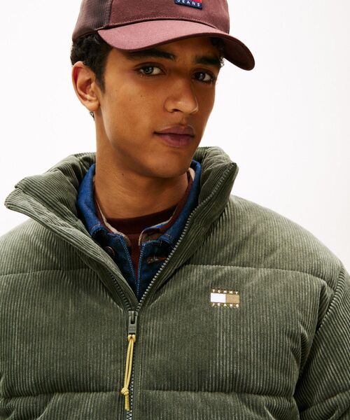 tommy jeans（トミー ジーンズ）の「コーデュロイパッファーエクストリームジャケット（ダウンジャケット/コート・メンズ・グリーン/ブラウン系その他・MEDIUM/SMALL/LARGE/X-LARGE）」の16枚目の写真