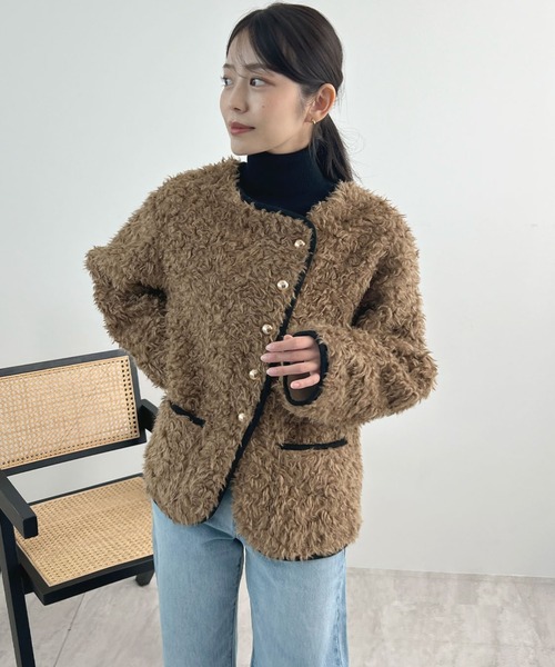 Futier land（フューティアランド）の「配色パイピングノーカラーボアコート（ブルゾン・レディース・ブラウン/アイボリー・MEDIUM/LARGE）」の14枚目の写真