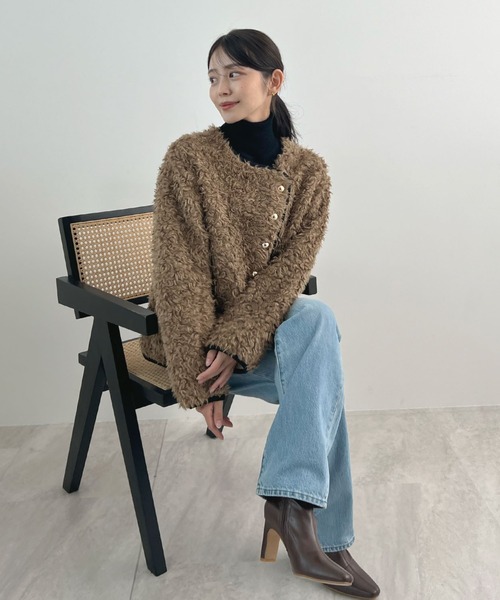 Futier land（フューティアランド）の「配色パイピングノーカラーボアコート（ブルゾン・レディース・ブラウン/アイボリー・MEDIUM/LARGE）」の19枚目の写真