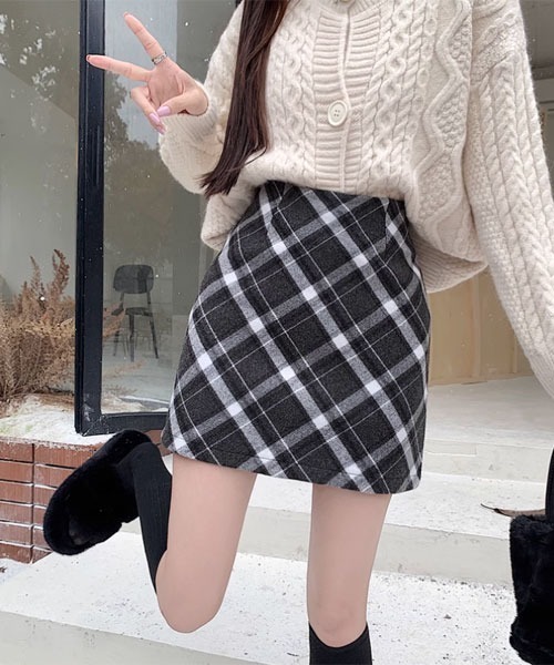 VIBGYOR Women(ヴィブジョー ウィメン)の「【Mayree】チェック柄 タイトスカート(スカート・レディース・ブラック・MEDIUM/LARGE/SMALL)」の1枚目の写真