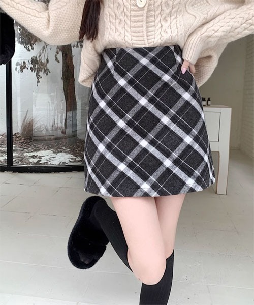 VIBGYOR Women(ヴィブジョー ウィメン)の「【Mayree】チェック柄 タイトスカート(スカート・レディース・ブラック・MEDIUM/LARGE/SMALL)」の3枚目の写真