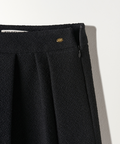 TTUDEMENT(トュードメント)の「TWEED PINTUCK MINI SKIRT BLACK(スカート・レディース・その他・SMALL/MEDIUM/LARGE)」の5枚目の写真