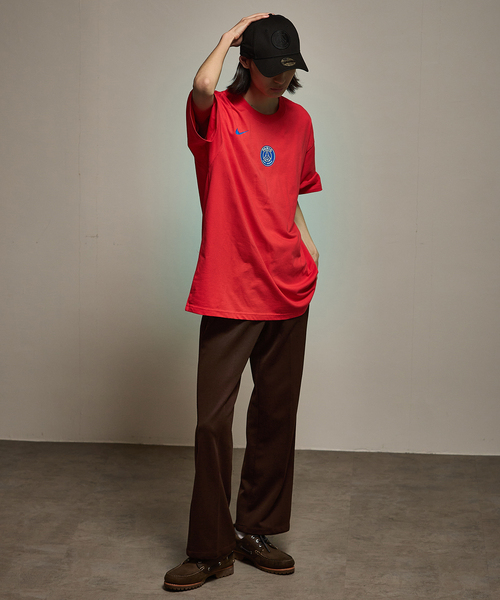 NIKE(ナイキ)の「【NIKE / ナイキ】PSG M NK T90 REMIX TEE HV4922- 679(Tシャツ/カットソー・メンズ・レッド・SMALL/MEDIUM/LARGE/X-LARGE/XX-LARGE)」の2枚目の写真