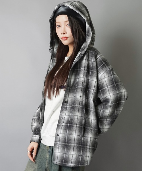 SPINNS（スピンズ）の「肉厚☆フード付きオーバーサイズチェックシャツ/起毛テレコ（シャツ/ブラウス・レディース・ブラック/アイボリー/ブラウン/ボルドー/ネイビー・ONESIZE）」の12枚目の写真