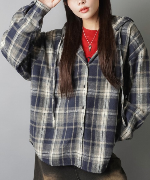 SPINNS（スピンズ）の「肉厚☆フード付きオーバーサイズチェックシャツ/起毛テレコ（シャツ/ブラウス・レディース・ブラック/アイボリー/ブラウン/ボルドー/ネイビー・ONESIZE）」の13枚目の写真