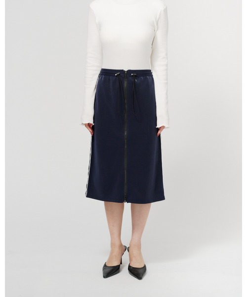 Kappa(カッパ)の「× Kappa ZIP JERSEY SKIRT / カッパ ジップジャージースカート(スカート・レディース・ネイビー/ボルドー・FREE)」の4枚目の写真