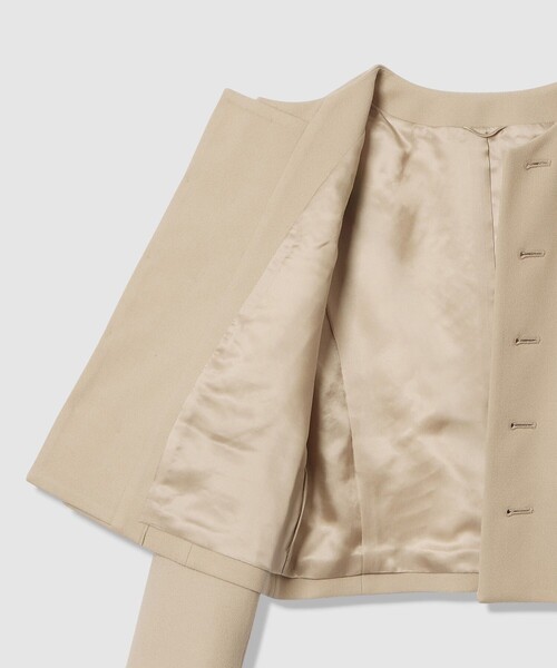 ANAYI（アナイ）の「【Eternal Line 2026】ウールジョーゼットノーカラーダブルジャケット（ノーカラージャケット・レディース・ベージュ/ネイビー・36/38/34）」の10枚目の写真