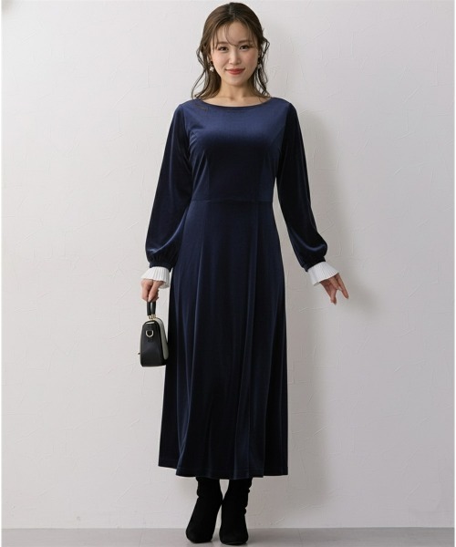 Nissen glamor(ニッセングラマー)の「【大きい胸専用】るなさんコラボ 袖プリーツベロアワンピ―ス(ワンピース・レディース・ブラック/ボルドー/ベージュ/ネイビー・M/LL/L)」の4枚目の写真