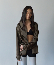 TUCK SLEEVE SATIN SHIRT
