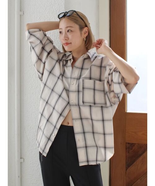 Ungrid(アングリッド)の「カットオフデザインチェックルーズシャツ(シャツ/ブラウス・レディース・アイボリー/レッド・FREE)」の19枚目の写真