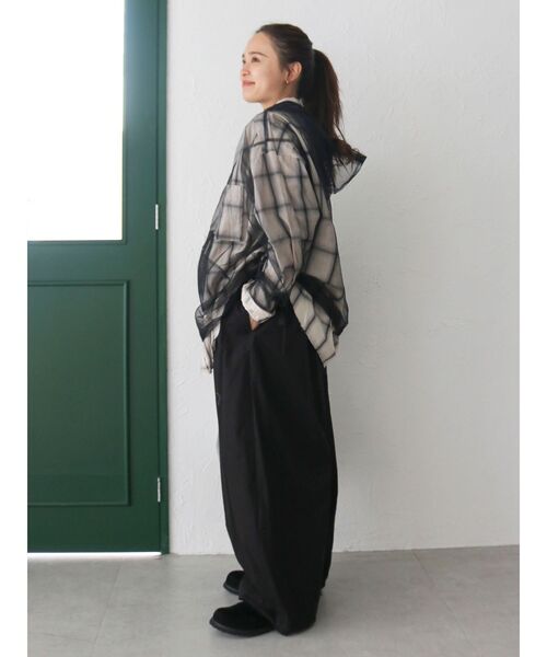 Ungrid(アングリッド)の「カットオフデザインチェックルーズシャツ(シャツ/ブラウス・レディース・アイボリー/レッド・FREE)」の12枚目の写真