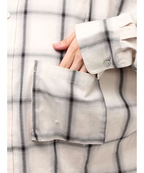 Ungrid(アングリッド)の「カットオフデザインチェックルーズシャツ(シャツ/ブラウス・レディース・アイボリー/レッド・FREE)」の5枚目の写真