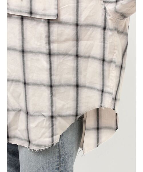 Ungrid(アングリッド)の「カットオフデザインチェックルーズシャツ(シャツ/ブラウス・レディース・アイボリー/レッド・FREE)」の6枚目の写真