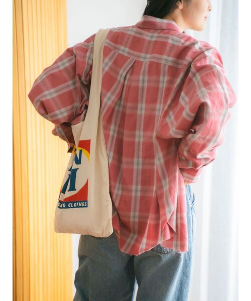 Ungrid(アングリッド)の「カットオフデザインチェックルーズシャツ(シャツ/ブラウス・レディース・アイボリー/レッド・FREE)」の1枚目の写真