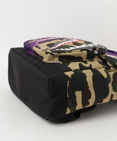 A BATHING APE(アベイシングエイプ)の「SPLIT CAMO SHARK DAYPACK(バックパック/リュック・キッズ・ブルー系その他・FREE)」の7枚目の写真