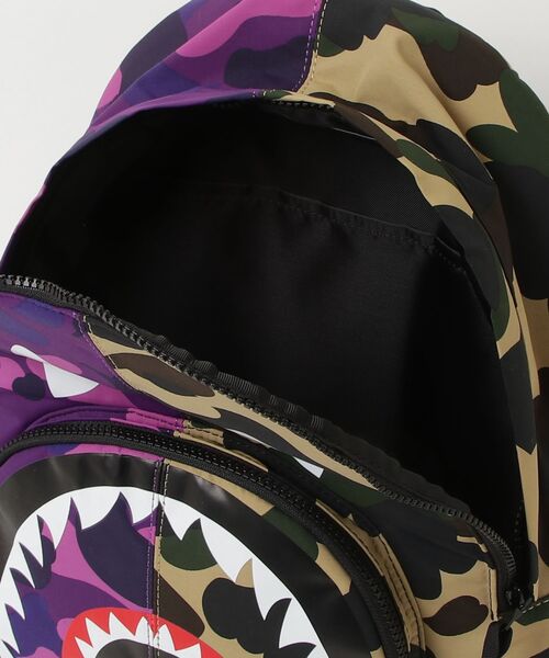 A BATHING APE(アベイシングエイプ)の「SPLIT CAMO SHARK DAYPACK(バックパック/リュック・キッズ・ブルー系その他・FREE)」の8枚目の写真