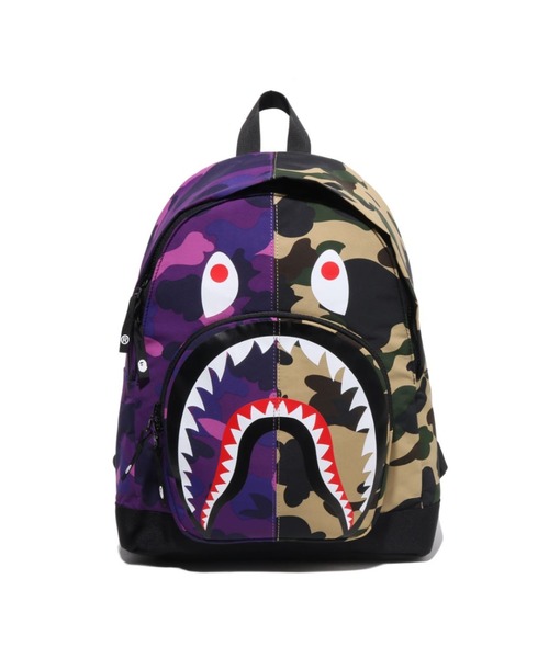 A BATHING APE(アベイシングエイプ)の「SPLIT CAMO SHARK DAYPACK(バックパック/リュック・キッズ・ブルー系その他・FREE)」の3枚目の写真