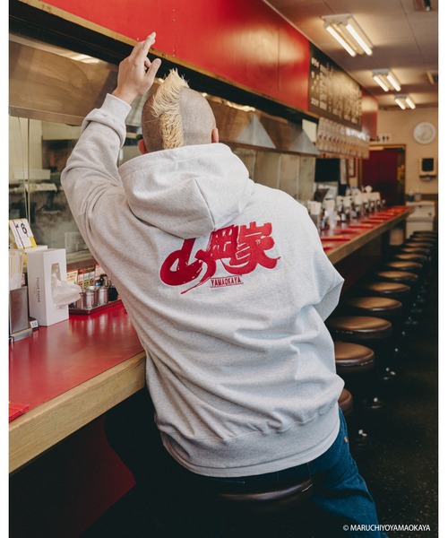 KEBOZ(ケボズ)の「山岡家 × KEBOZ LOGO SWEAT HOODIE(パーカー・メンズ・グレー/ブラック/レッド・S/M/L/XL/2XL)」の20枚目の写真
