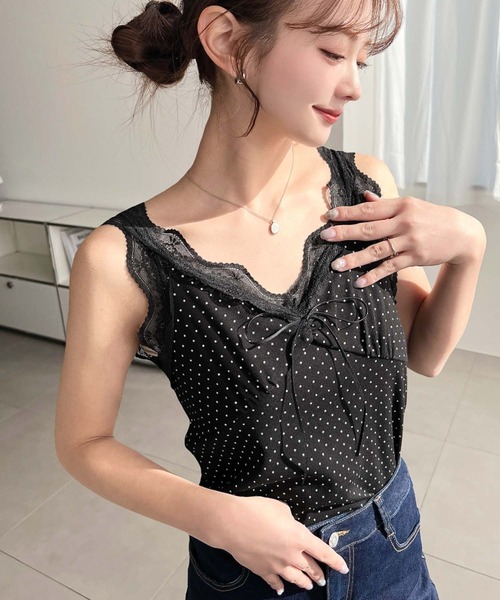 moment+(モーメントプラス)の「ドットプリントテレコリブフロントシャーリングリボンレースタンクトップ(タンクトップ・レディース・ネイビー/アイボリー/ブラック・M)」の5枚目の写真