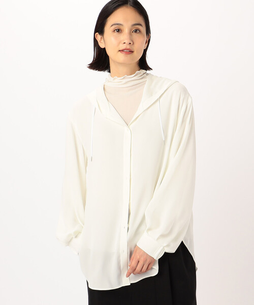 Gabardine K.T(ギャバジンケーティー)の「とろ~んバックサテン フード付きブラウス(シャツ/ブラウス・レディース・ブラック・7号)」の4枚目の写真