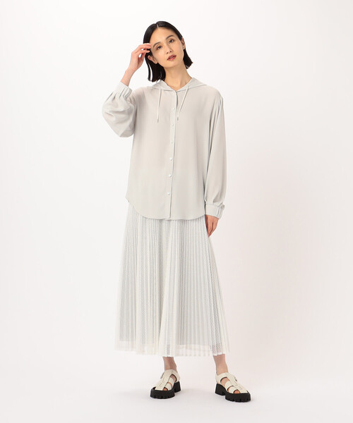 Gabardine K.T(ギャバジンケーティー)の「とろ~んバックサテン フード付きブラウス(シャツ/ブラウス・レディース・ブラック・7号)」の6枚目の写真