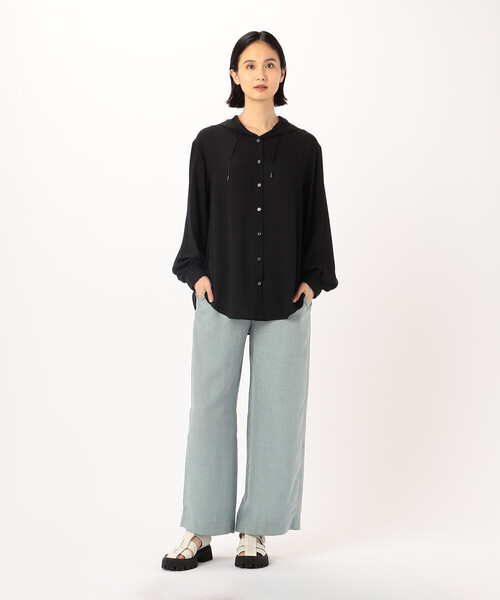 Gabardine K.T(ギャバジンケーティー)の「とろ~んバックサテン フード付きブラウス(シャツ/ブラウス・レディース・ブラック・7号)」の9枚目の写真